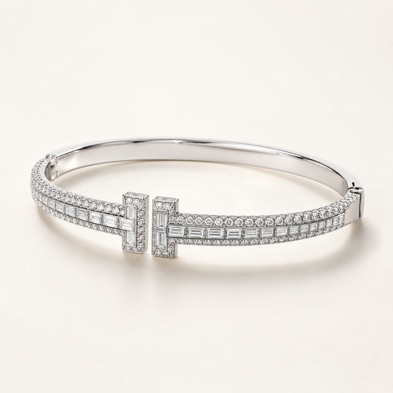 Tiffany & Co. — Tiffany T T1 Bangle — Ilustração gerada por IA